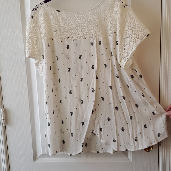 Torrid split back blouse - Picture 5 of 5